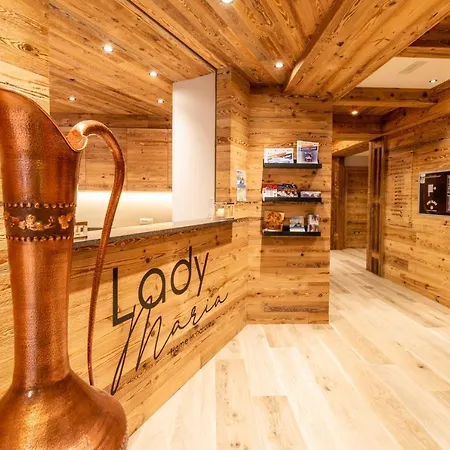 Lady Maria Wellness & Hotel Fondo