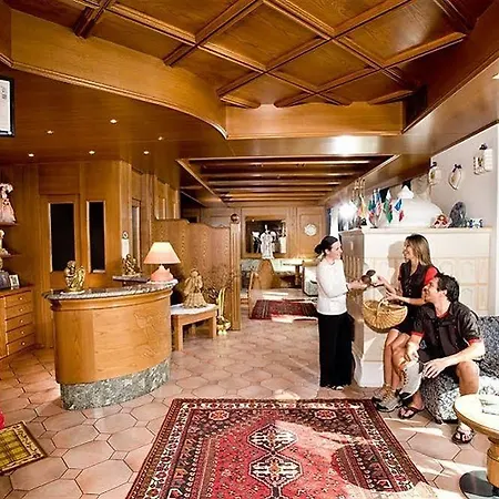 Lady Maria Wellness & Hotel Fondo